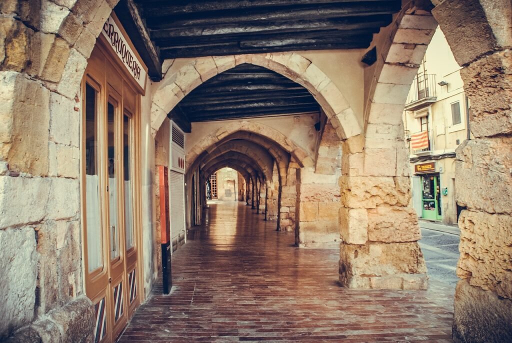 Tarragona gothic streets